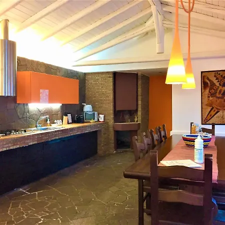 Ara Town House