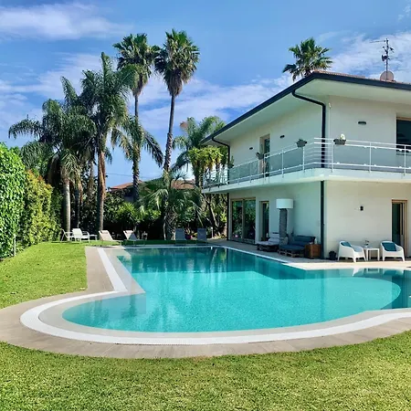 Ara Town House Holiday home