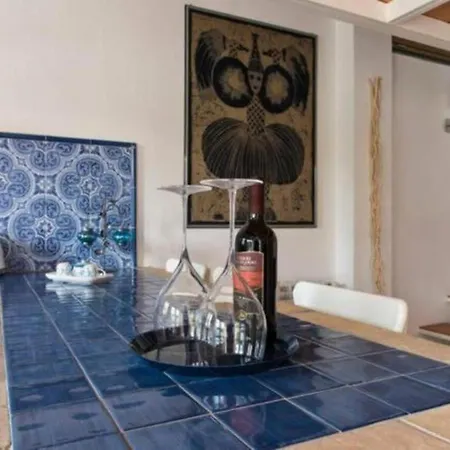 Ara Town House